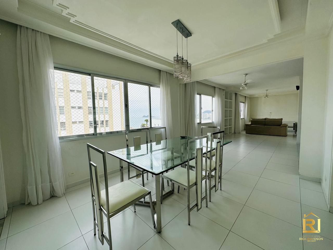 APTO. 4 SUÍTES NO GUARUJÁ