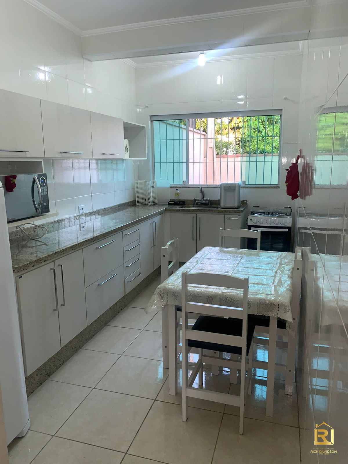 CASA NO CENTRO P/ ALUGUEL DEF.