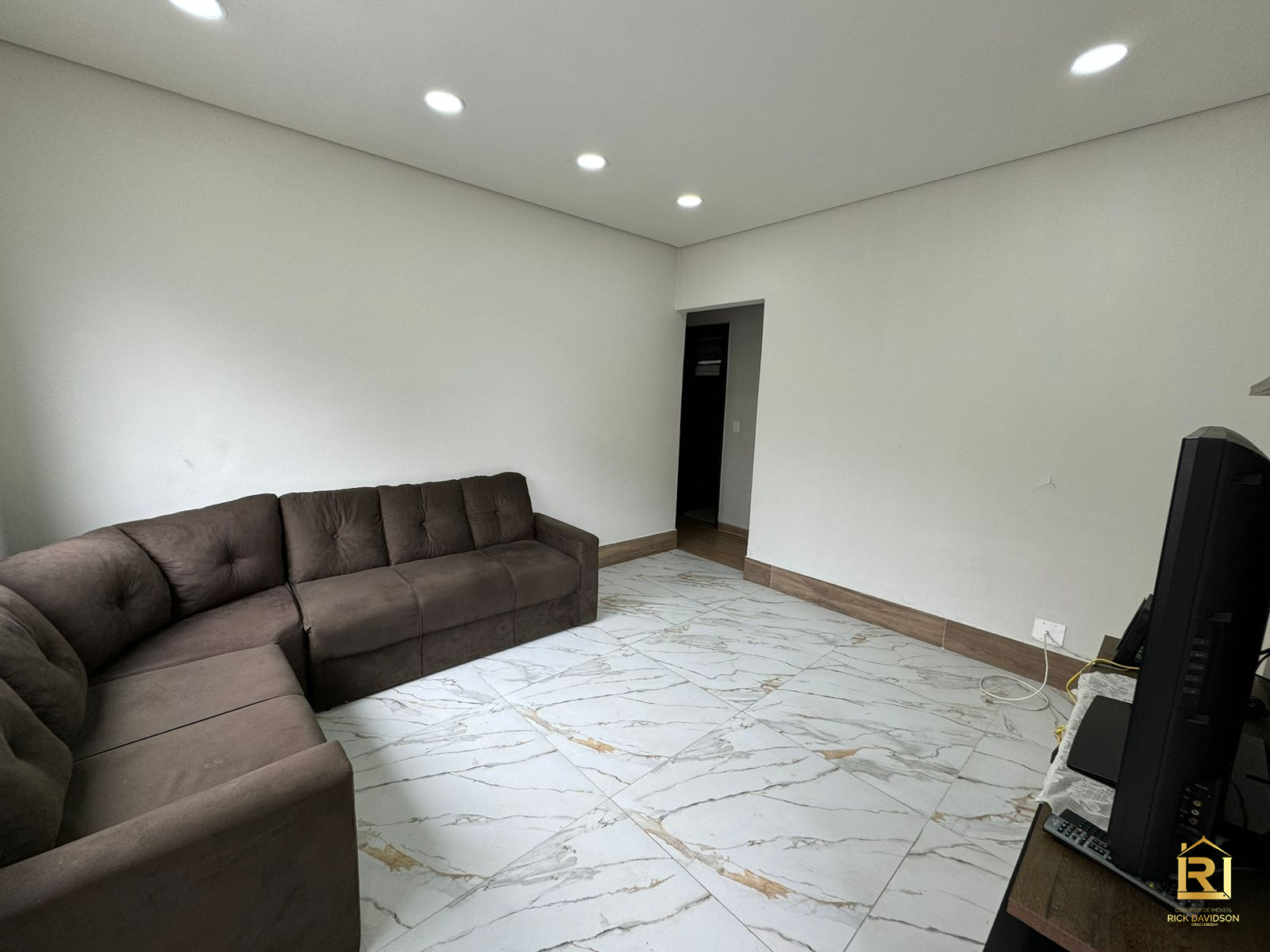 APTO. NO BOQUEIRÃO COM 2 DORM.