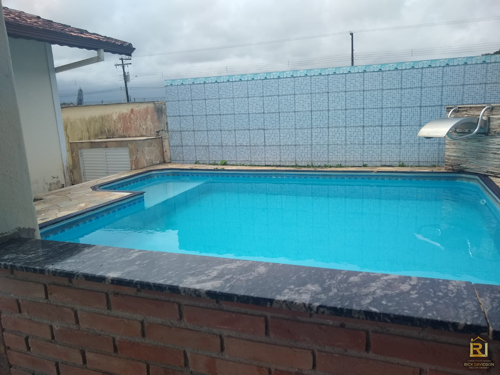 Casa com piscina para temporad